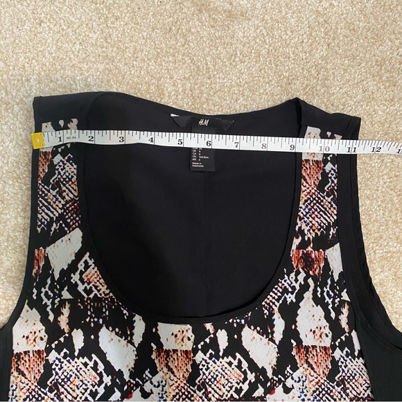 H & M Multi Colored Sleeveless Top with Snakeskin Pattern - Picture 6 of 10